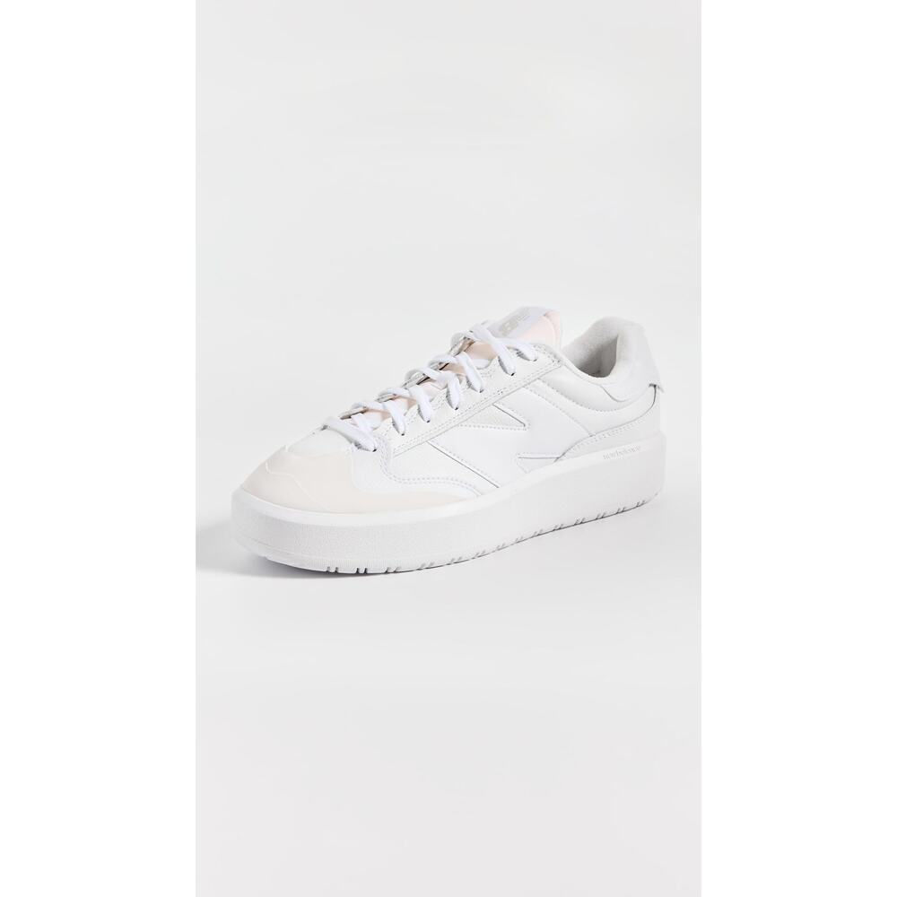 New Balance Men’s White Sneakers